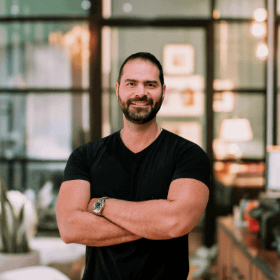 Henry de Castro – Agente inmobiliario, Guácima Real Estate